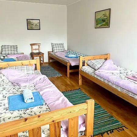 Cozy Roosi Guest 아파트
